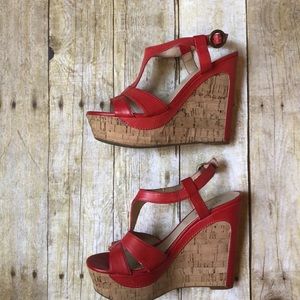 Guess Coral/Red Wedges